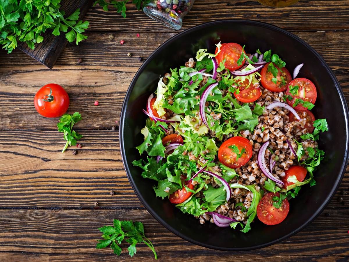 Ugotowana kasza. Obrazek w artykule Jak ugotować kaszę gryczaną? Proste i szybkie przepisy jak ugotować kaszę gryczaną