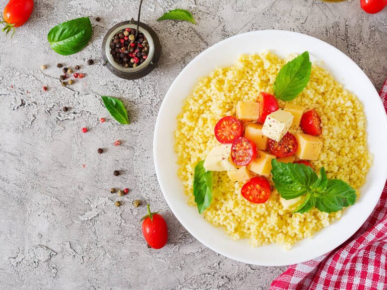 Talerz jaglanki. Obrazek w artykule Jak ugotować kaszę jaglaną? Praktyczny przewodnik jak ugotować kaszę jaglaną