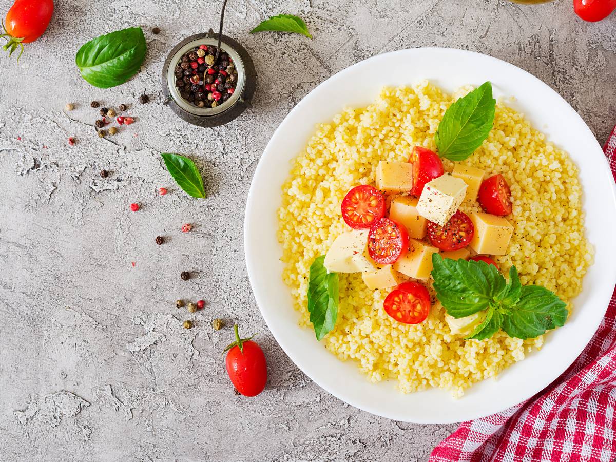 Talerz jaglanki. Obrazek w artykule Jak ugotować kaszę jaglaną? Praktyczny przewodnik jak ugotować kaszę jaglaną