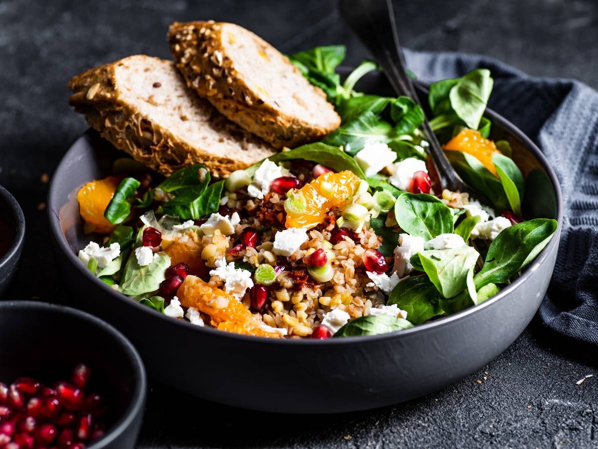 Ilustracja artykułu "Odkryj 3 egzotyczne przepisy na sałatki z kaszą gryczaną z różnych stron świata"