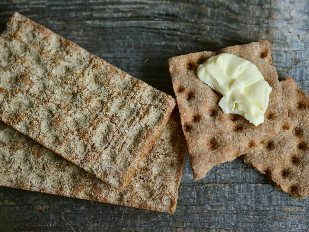 Inspiracja podania pieczywa chrupkiego z kaszy gryczanej