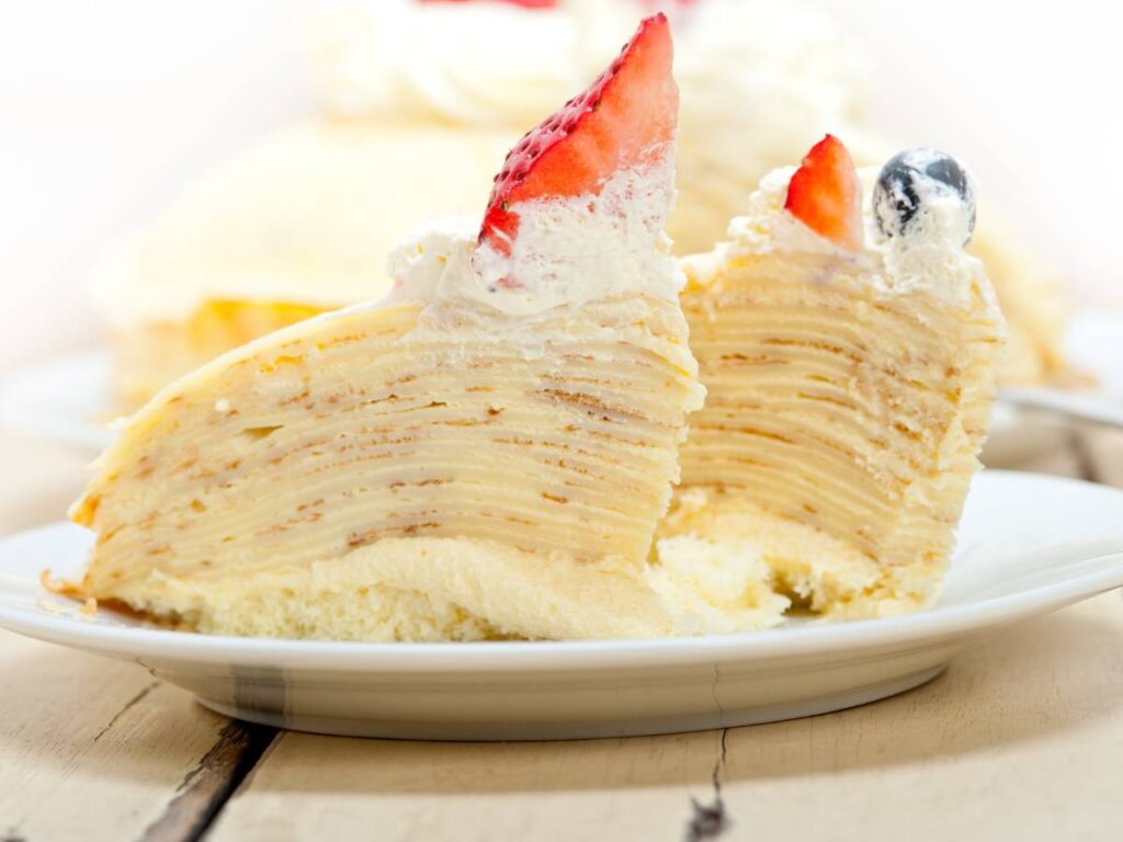 Inspiracja podania tortu naleśnikowego z mąki orkiszowej