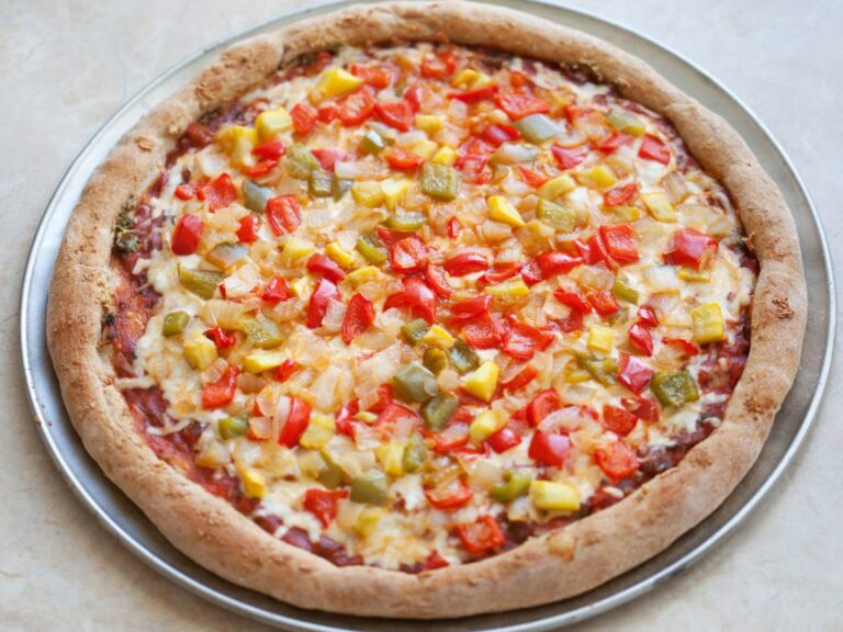 Elegancka inspiracja do podania domowej pizzy zbożowej